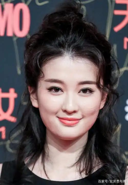 乔欣,长相清纯可爱,出演《欢乐颂》被大家熟知,青春靓丽十足!