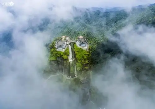 疑是天宫落人间