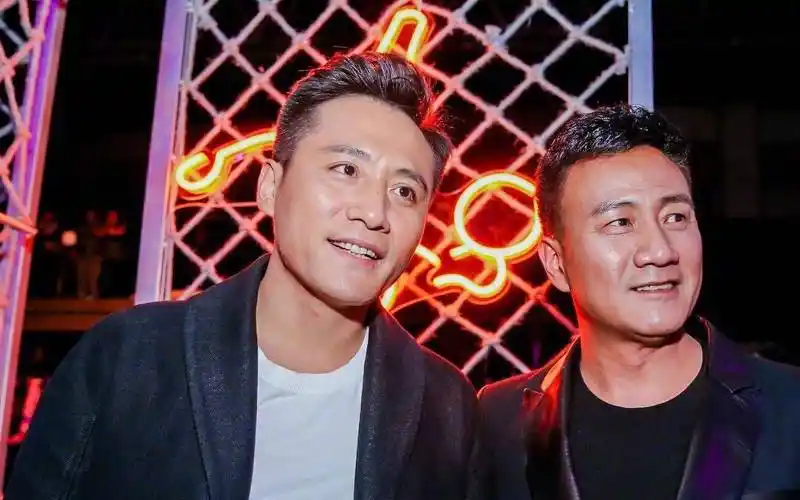 曝二字影帝在ktv卫生间出轨嫩模,胡军,沈腾,均躺枪_阿飞_靳东_孩子