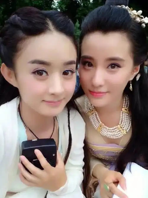 赵丽颖合照考古