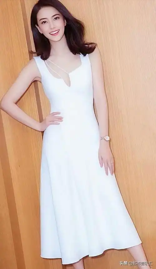 「媒体揭秘」高圆圆婚纱照高清壁纸_高圆圆惊艳全身写真-中纳网