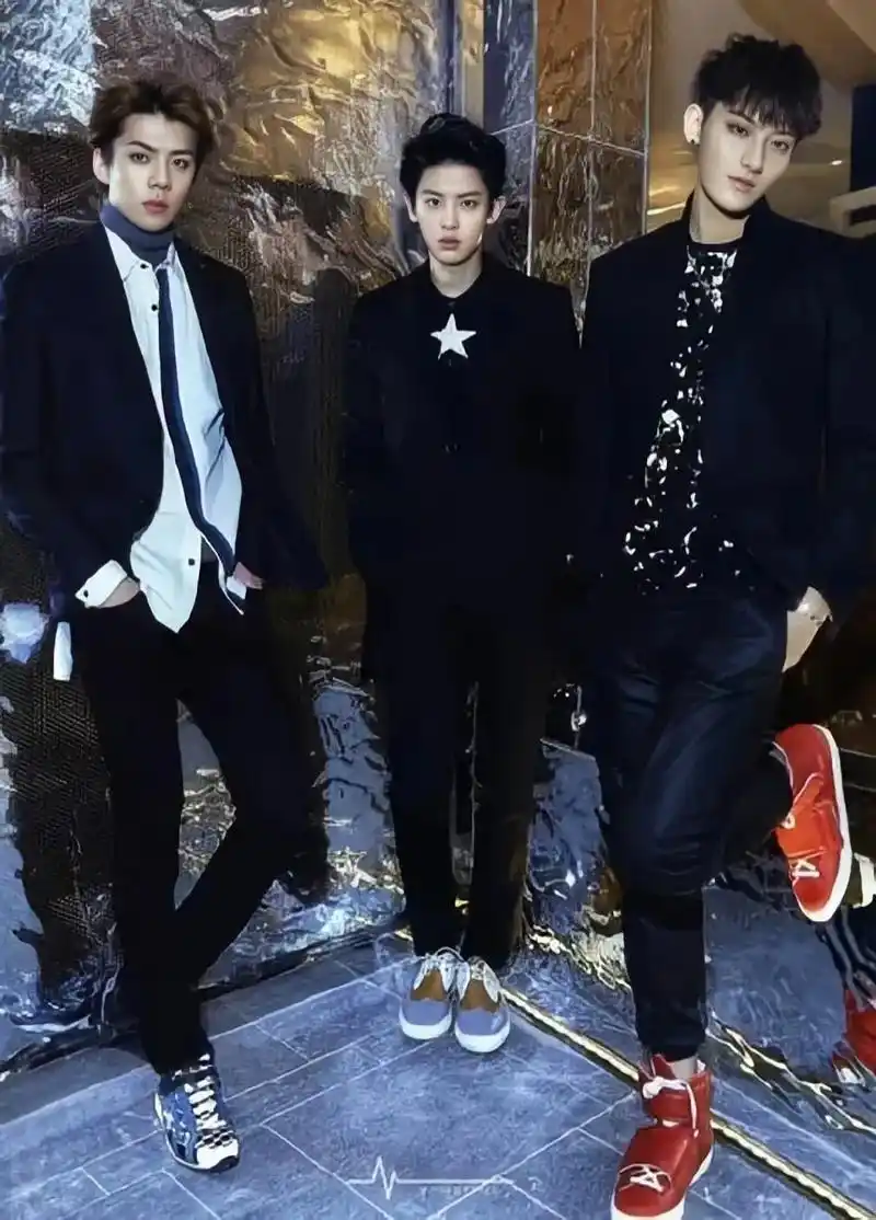 exo #吴世勋 #exo早年合照 #exo早年合照 #西 - 抖音