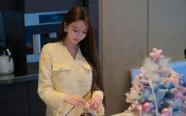 两人齐飞海南,女方晒大量美照不输baby|徐璐|李菲儿|胡歌老婆_网易