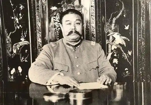 袁世凯在一片骂声中病死临死前留下一道遗命众人看后敬佩不已