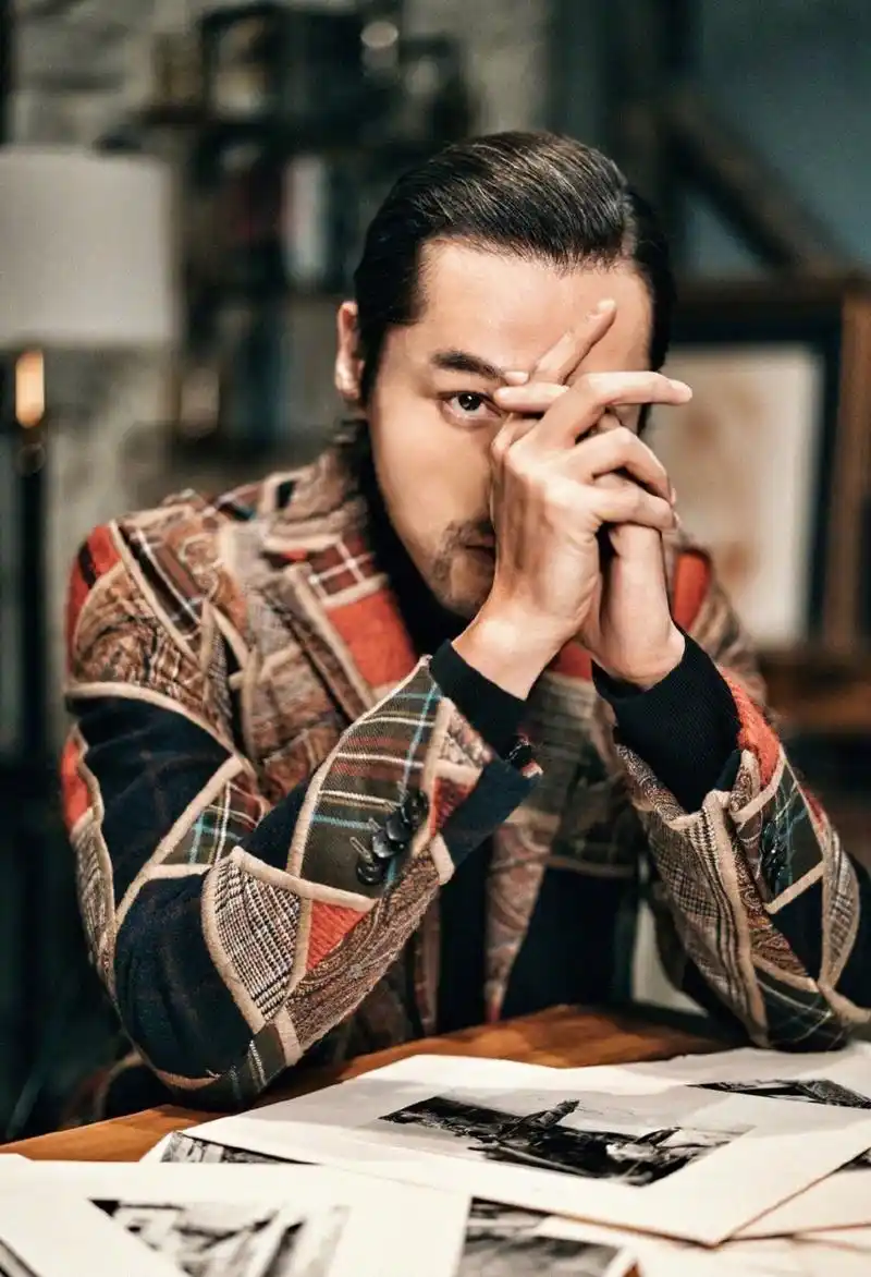 有"胡子"的胡歌简直不要太帅,好喜欢这样的"油头大叔",请问你是萌妹