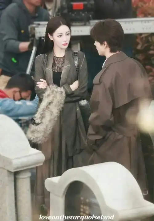 迪丽热巴陈星旭墓地路透