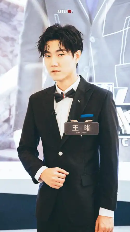 王晰超话丨#王晰2021全新专辑b面图景#丨@王晰-"只要我的歌唱心无旁骛