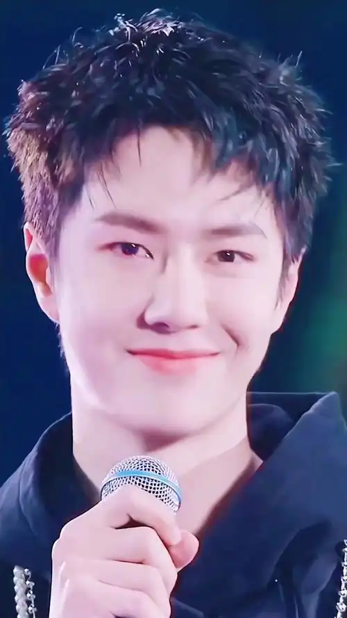 王一博#久违的小括号笑容