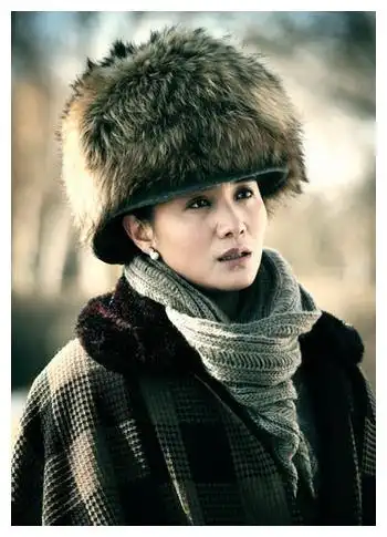 她为成名逼大23岁导演抛妻弃子走红后踢走老公下场凄惨成这样