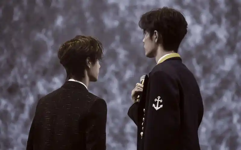 【博君一肖】用余生预告的方式打开小情侣的一见钟情