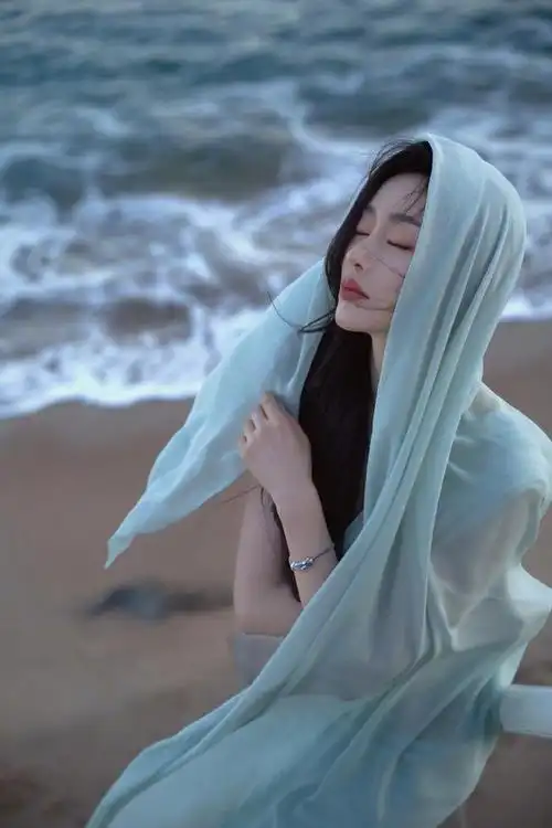 绝美!张天爱海边写真来袭