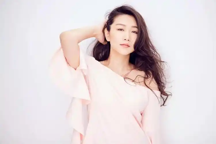 孙露(中国内地女歌手)_尚可名片