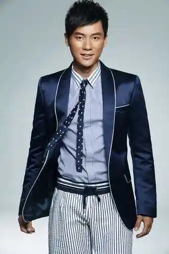 李晨霍思燕再结情缘 屏幕情侣成《风车》恋人