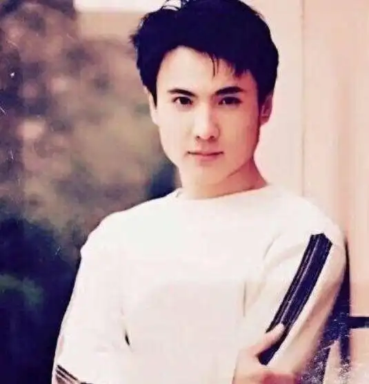 沙溢军艺校草身份遭沈腾拆台我和杨洋是校草但是他从来都不是