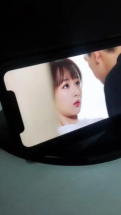 追剧女孩的日常