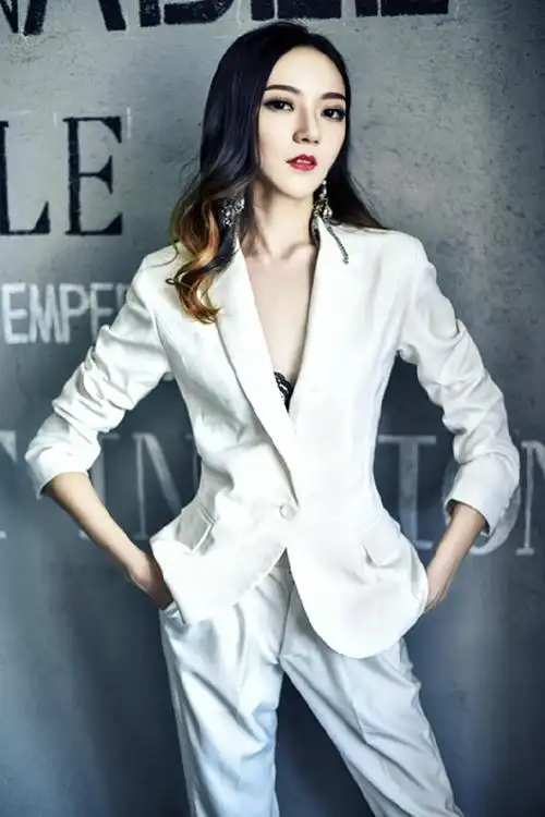 天工大服表模特王莹莹正式担任亚洲模特协会执行委员