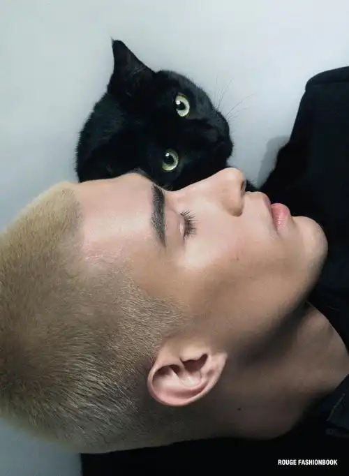 米卡未来科技感璀璨大片