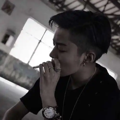 狂拽吊炸天的高逼格吸烟男生帅气头像图片,失恋男生头像图片