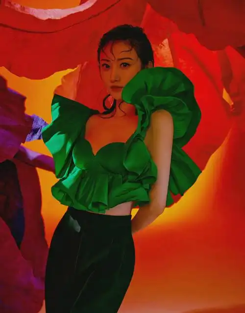 景甜时尚芭莎魅力杂志写真图片