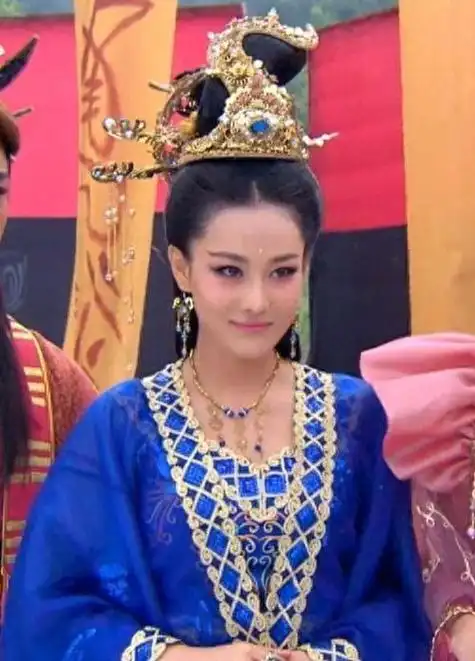 李依晓在剧中的表演与其他苏妲己有所不同,她展现了丰富多样的舞蹈