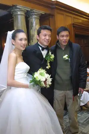 揭秘:9对中外明星情侣相识地(组图)(2)