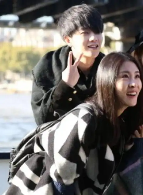 曝华晨宇不信任张碧晨!曾给女儿做2次亲子鉴定,分别在天津上海