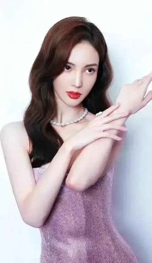 金晨焕发出来的魅力无人能挡|漂亮|写真|美女明星_网易订阅