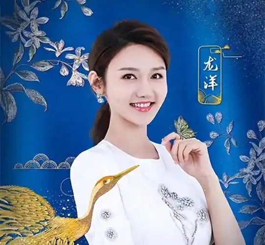 宝藏女孩龙洋有望三登春晚,接班董卿,央视力捧,美貌与