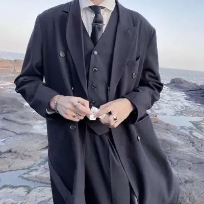 禁欲系高冷西装革履男生头像