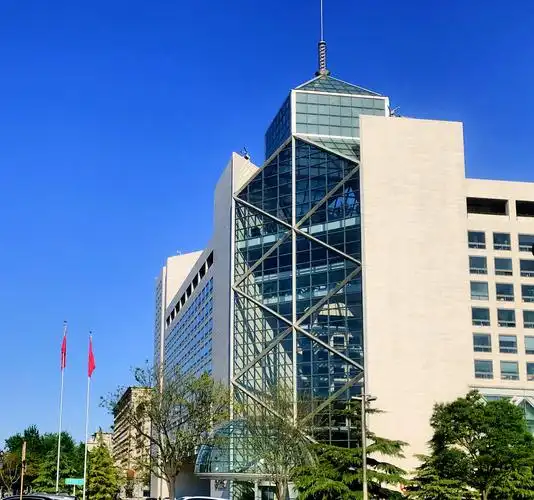 23,清晨的中国银行大厦.