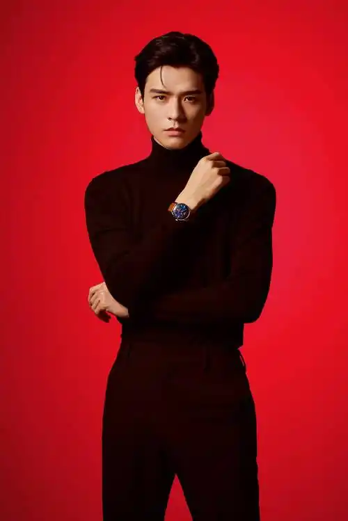 光影无界 感知现代, 天梭携手龚俊发布全新杜鲁尔系列广告大片_色彩