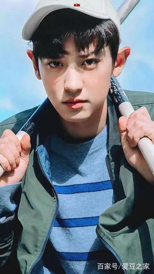韩国人气男团exo成员朴灿烈可爱帅图韩国人气男团exo成员朴灿烈可爱帅