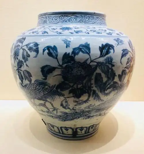 以下瓷器基本都是民窑.图为明代天顺,青花,海水翼龙纹盘