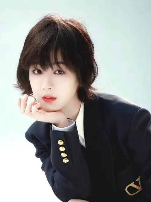 娱乐圈8位一眼万年的短发女明星,秦岚刘亦菲,个个美出新高度!