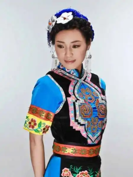 歌手云朵:18岁拜刀郎为师,和师父如同亲生父女,心系家乡四川