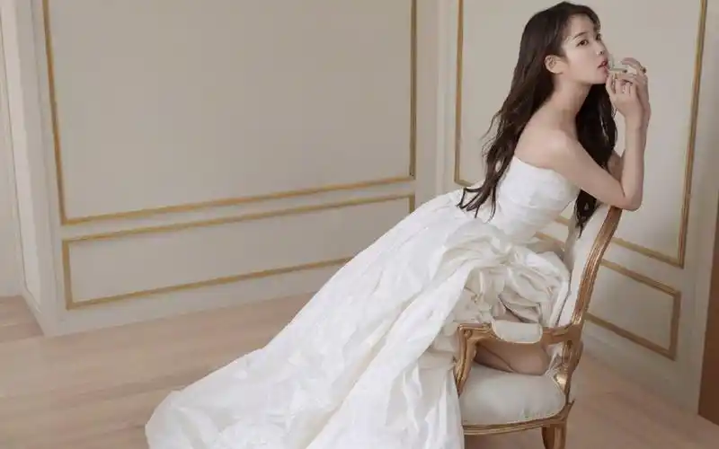 iu李知恩性感迷人写真桌面壁纸