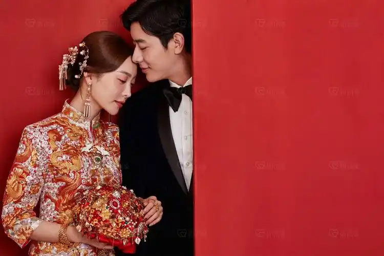 结婚必拍《褂皇》系列经典中国风明星婚纱照