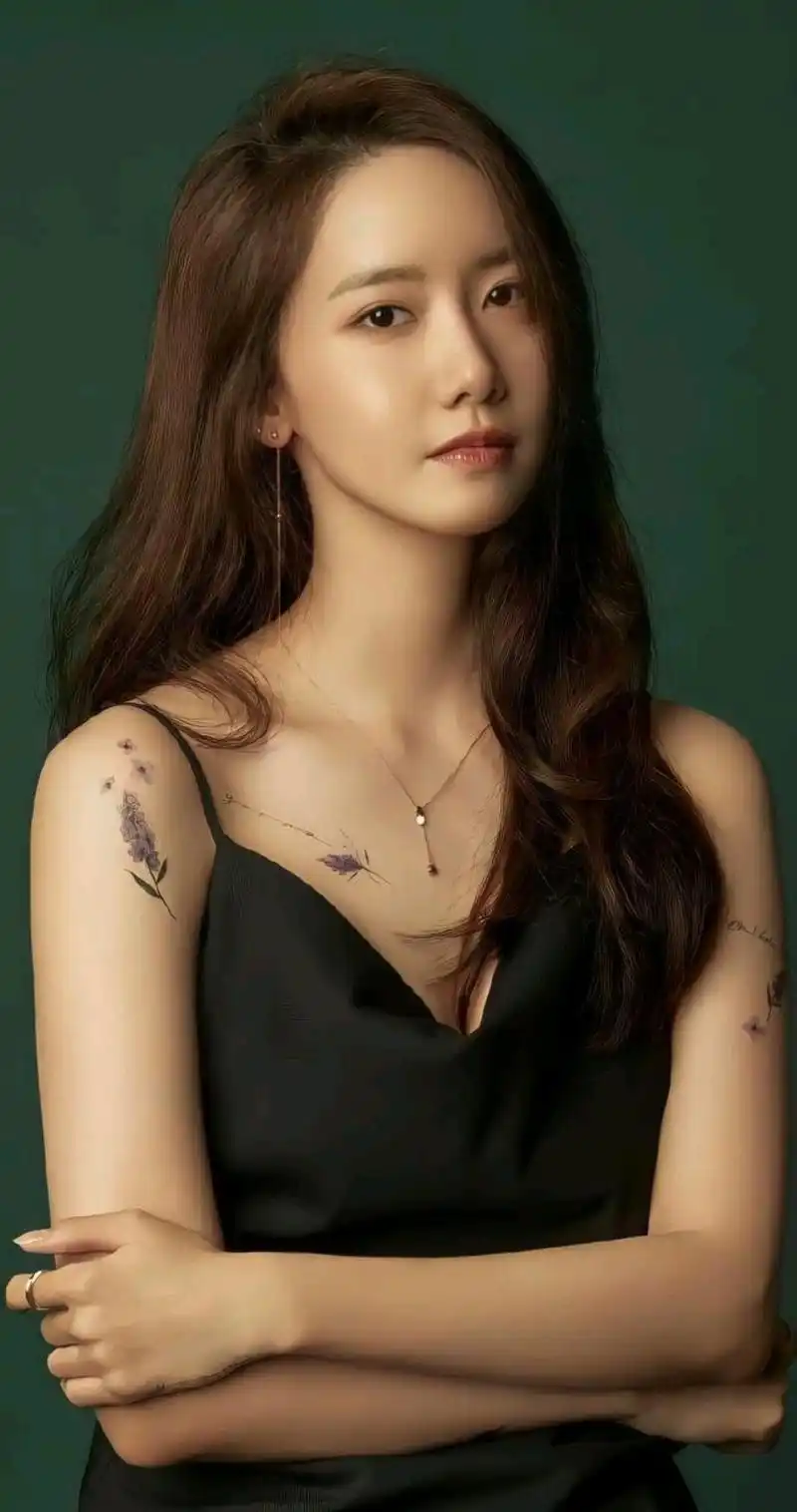 韩国女神林允儿高清写真,甜美可人,绝色娇娃