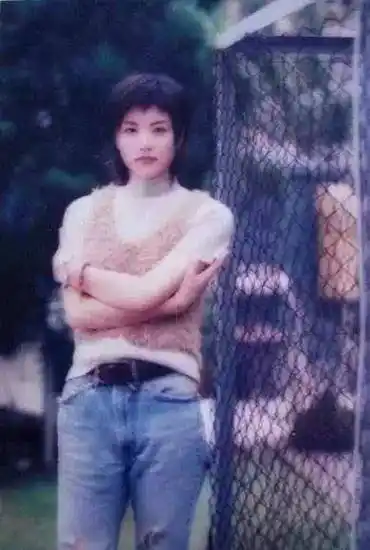 韩红当年是大学校花大家以为开玩笑晒出照片被惊艳到了
