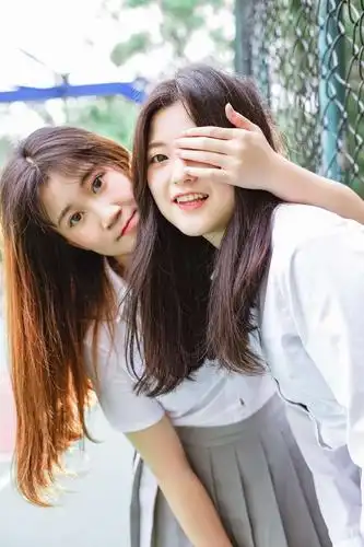 闺蜜2.校园的我俩.毕业后的我俩