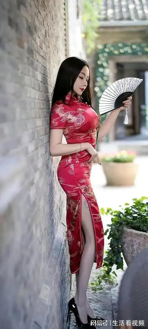 时尚女性时装靓丽旗袍秀旗袍的开叉看旗袍美女