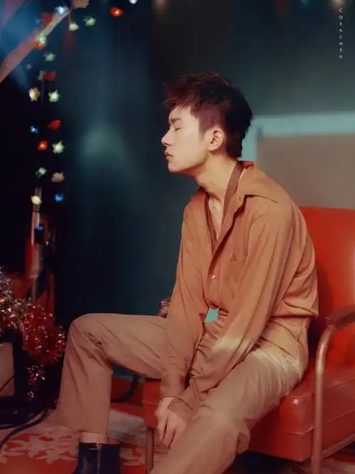 易烊千玺 #tfboys 红秀grazia红秀十周年杂志封面 高清