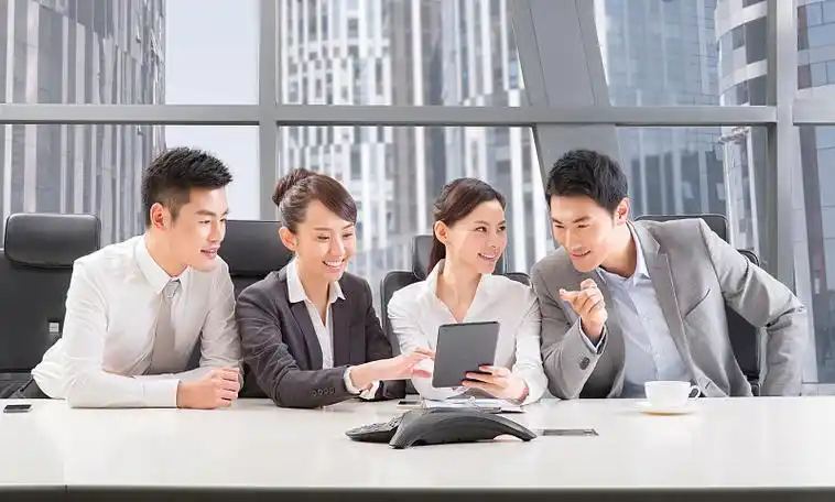 商务人士办公创意图片素材_vcg21d2720e50f - cfp.cn