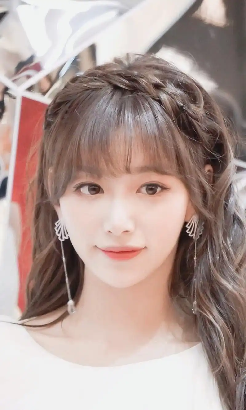 马伯骞孔雪儿恋情曝光疑同游日本撒狗粮女方被曝同时劈腿嘉羿