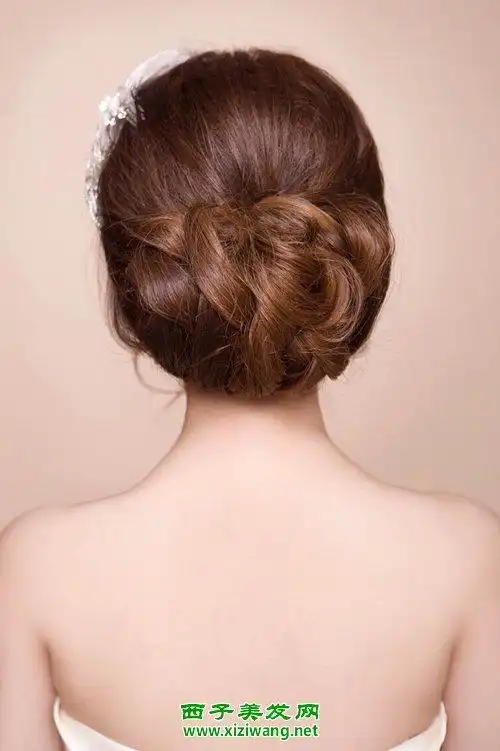 2017年最简单盘发发型扎法图片
