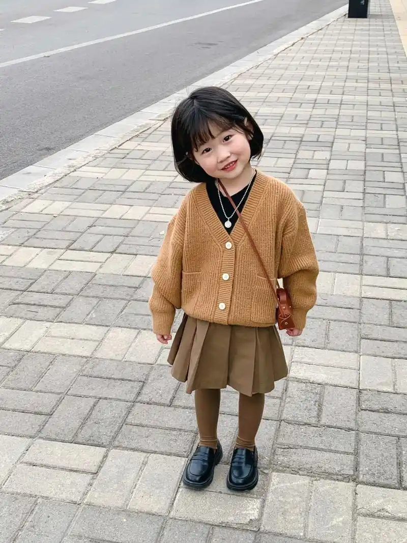 好喜欢这个发型 穿休闲,韩系,裙子的衣服 都好好看啊!