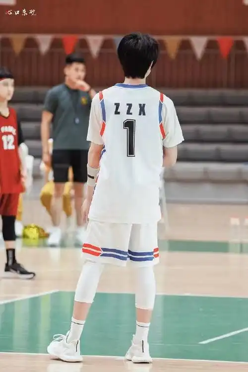 腾讯音乐榜#在线寻找满级粉丝,如何凭一张背影图找到自家爱豆?