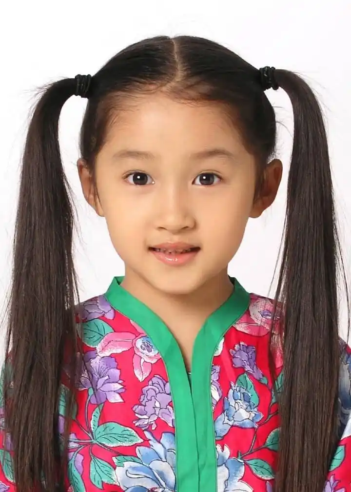 近日,名声大噪的童星非关晓彤莫属了.