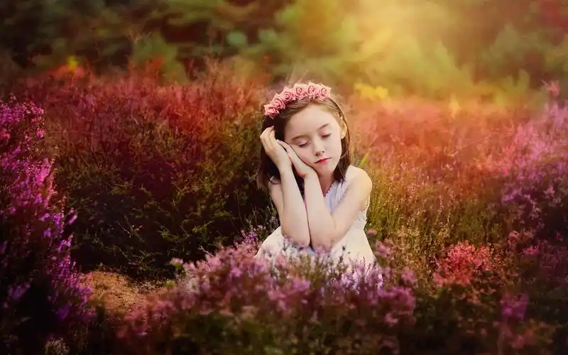 欧美非主流唯美意境可爱小女孩高清桌面壁纸(3)