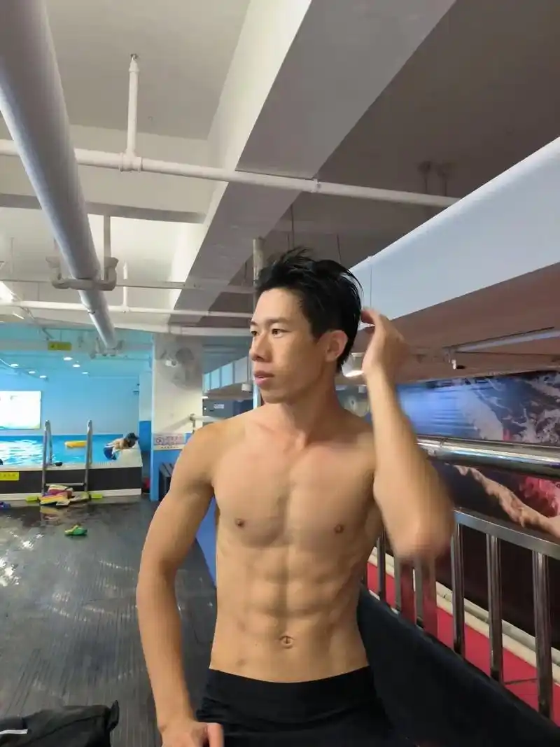 游泳帅哥 #这谁顶得住啊 #腹肌男友 - 抖音